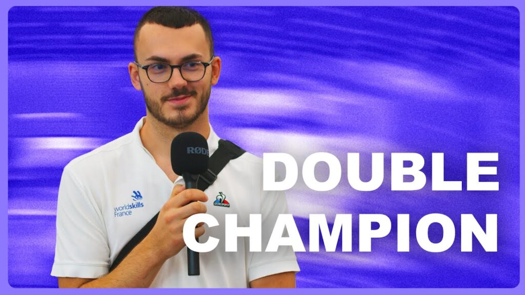 Loris Cubizolles, double champion de France WorldSkills en fraisage, devant une machine d'usinage