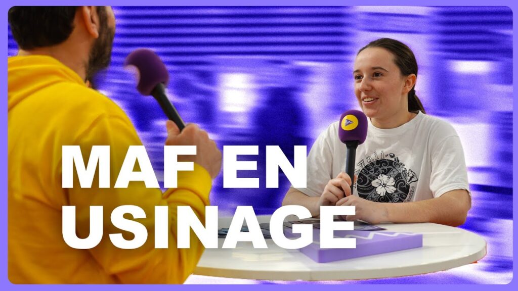 Lona Hugues, championne MAF en usinage, pose dans un atelier technique